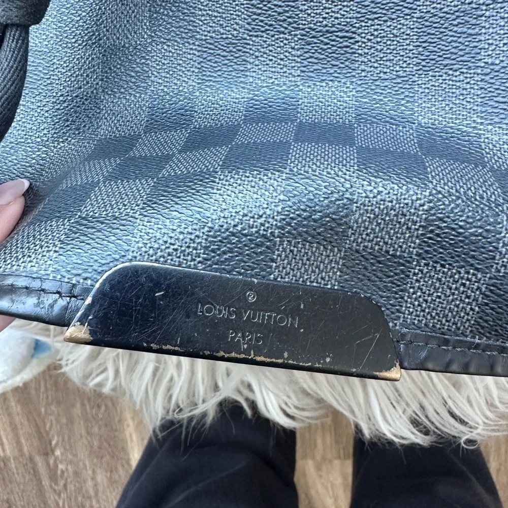Louis Vuitton Graphite Damier Messenger Bag in Black - Picture 3 of 11